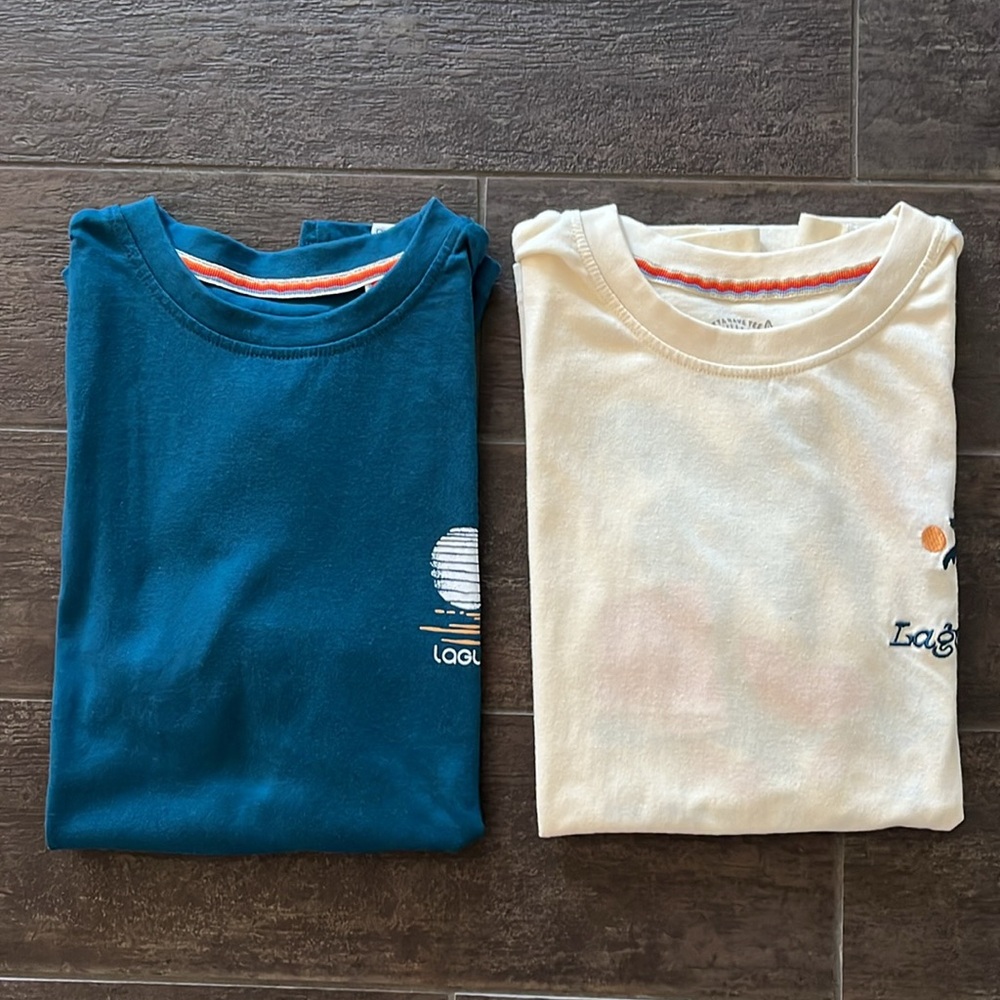 ๐ Two Laguna tees ๐ - tropical theme menโs size small - great condition - Picture 2 of 10